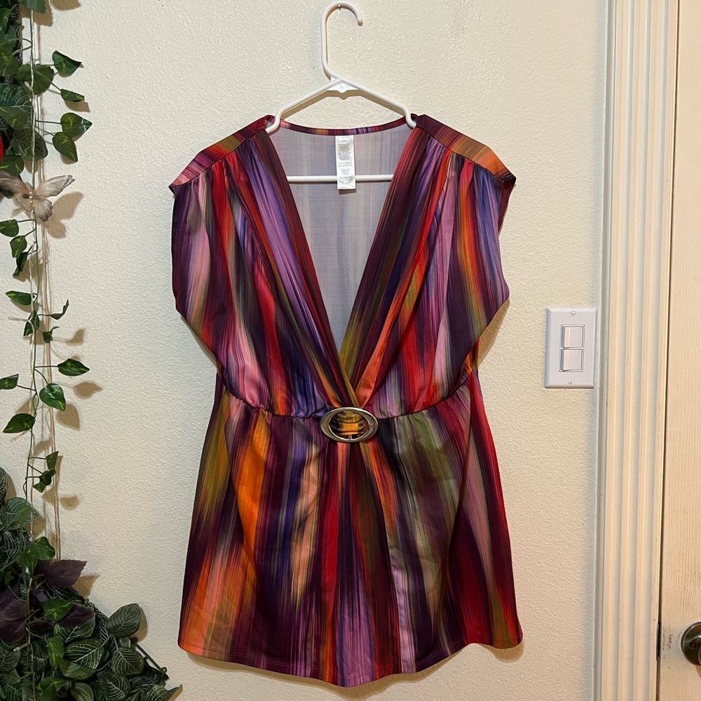 MULTI COLORED AVON SHIRT SIZE: M